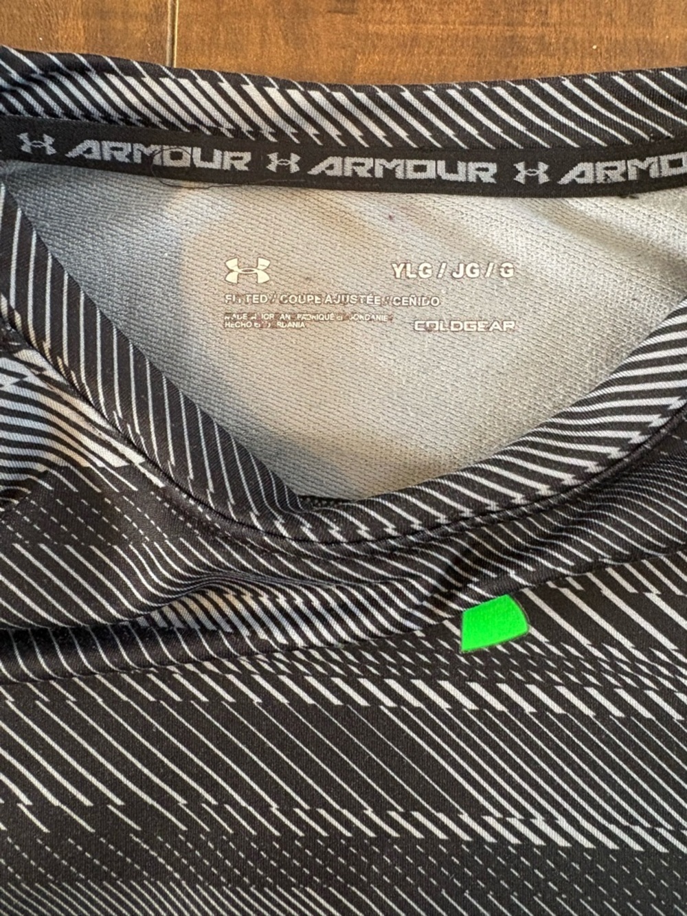 Under Armour ColdGear Long Sleeve Shirt  - Youth Size L  - Black Athletic Base - Picture 5 of 7